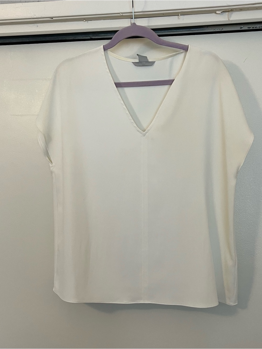 H&M White V-Neck Short Sleeve Blouse